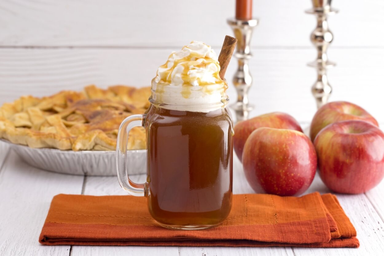 Æblekage drink opskrift
