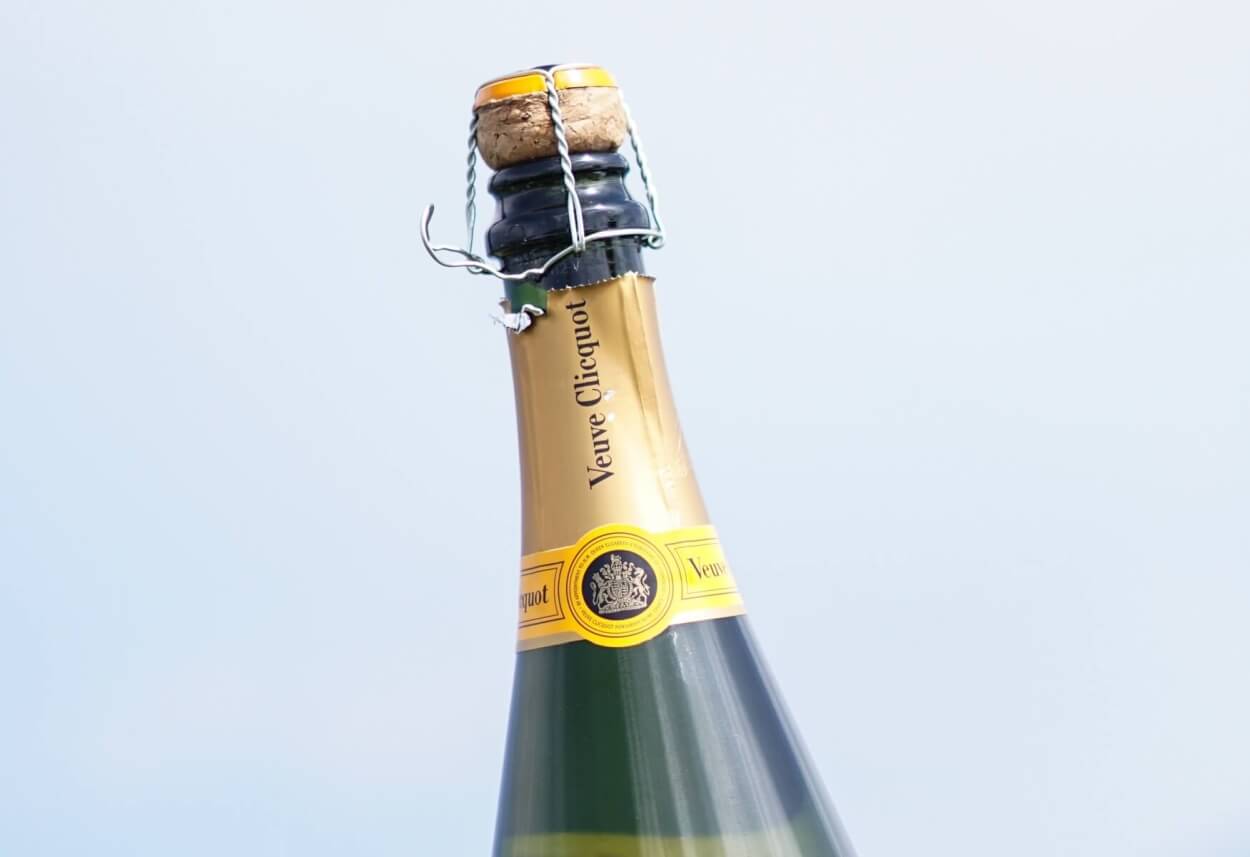 5 typiske fejl ved champagnesabling, men sådan gør du!